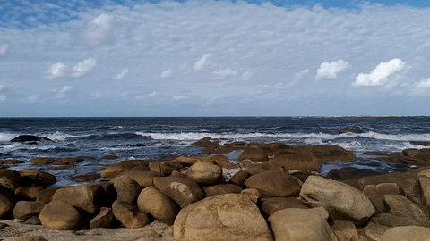 Gif de ondas quebrando no mar de Cabo Polonio - Uruguai