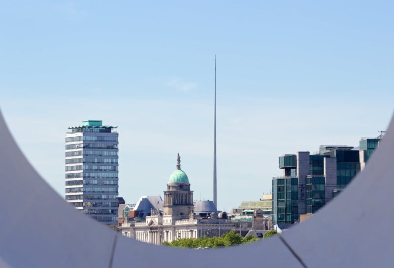 O que fazer em Dublin grátis - https://www.pexels.com/photo/city-dublin-houses-skyline-4467/